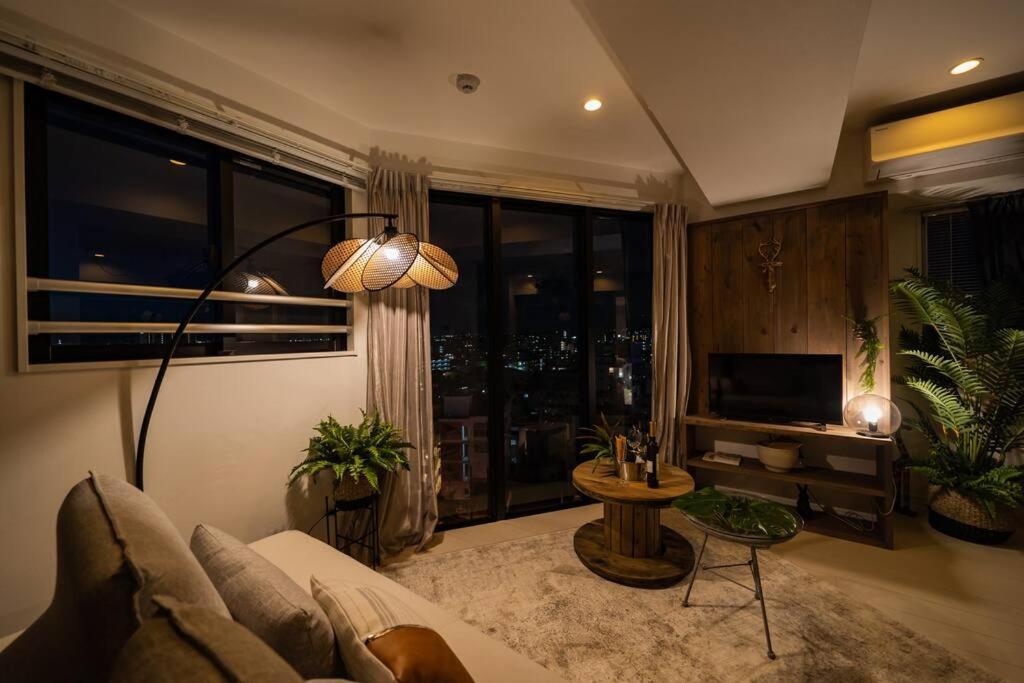 The Penthouse Ginowan Lejlighed Urasoe Eksteriør billede